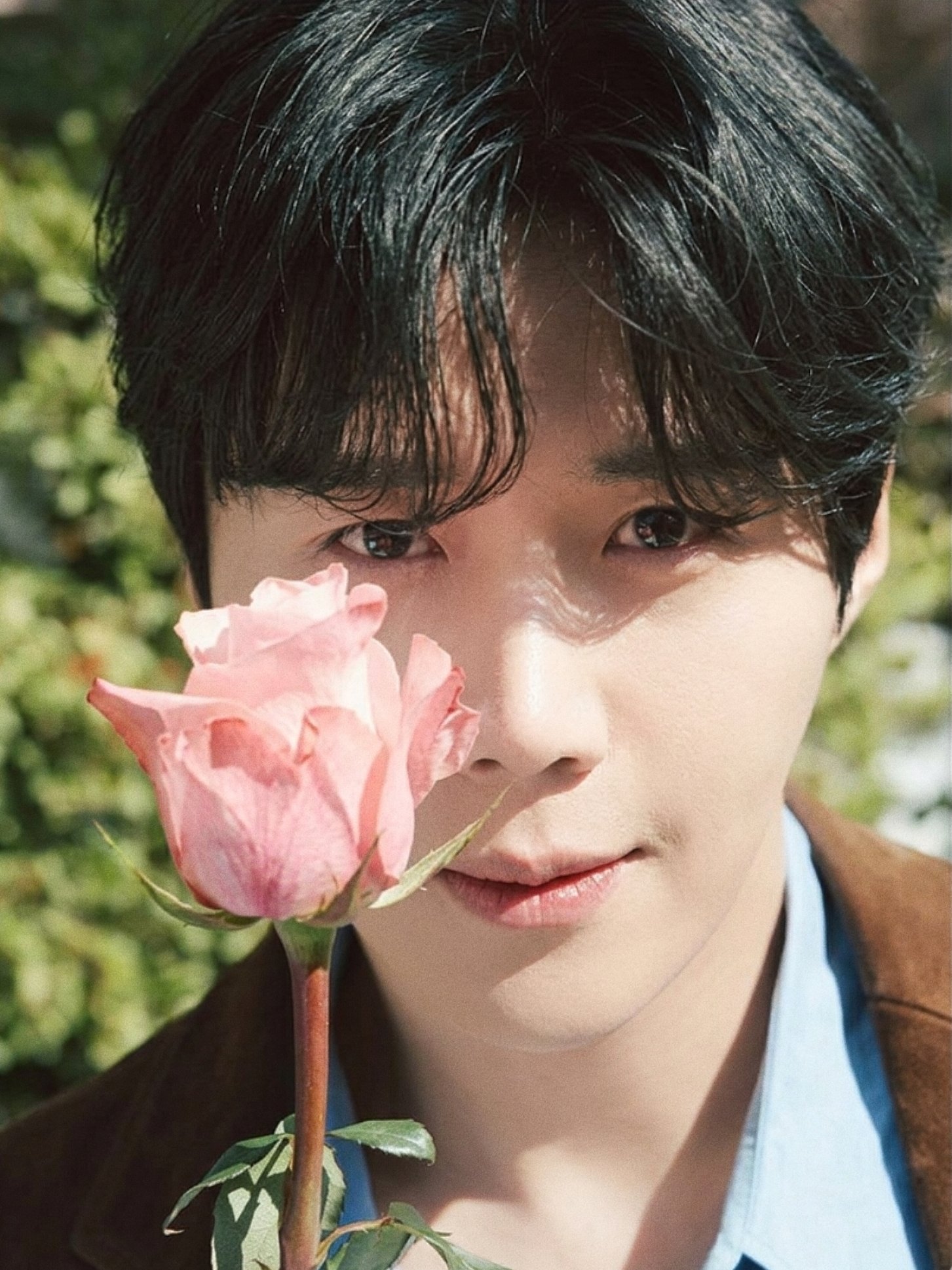 粉丝拍下的金宣虎瞬间