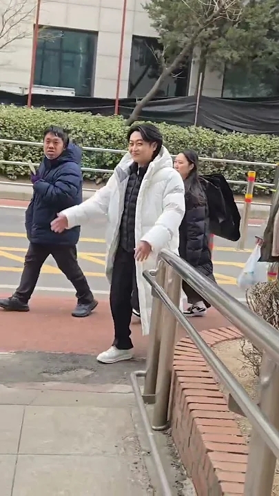 Special wallpaper made by Min Soohyun's fans