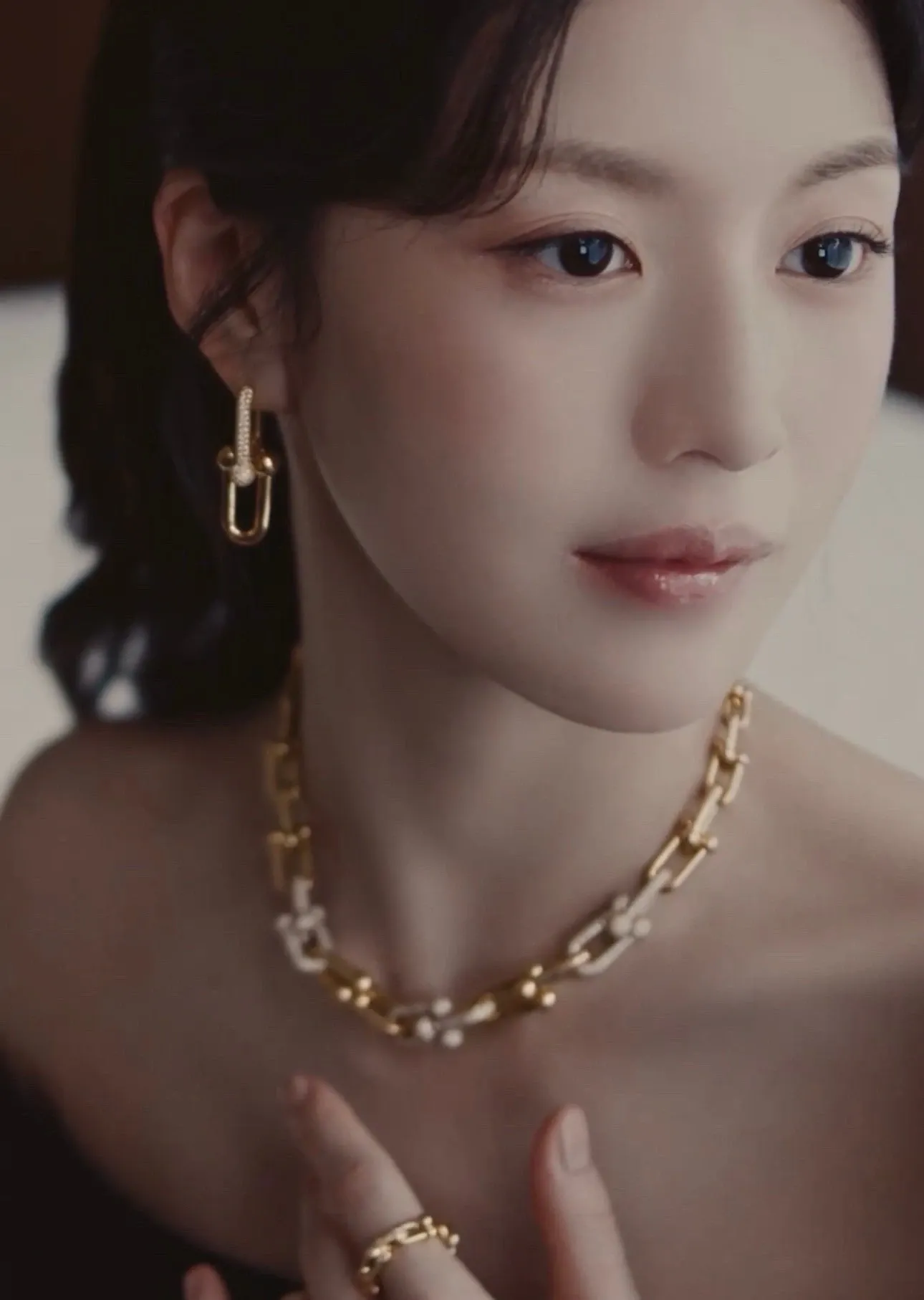 Behind-the-scenes cut of Go Younjung