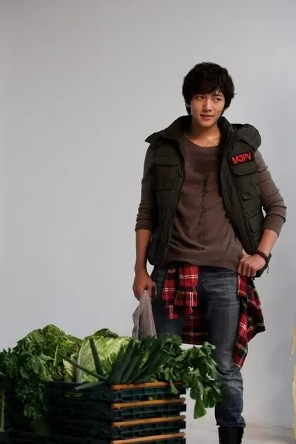 Behind-the-scenes cut of Ji Changwook