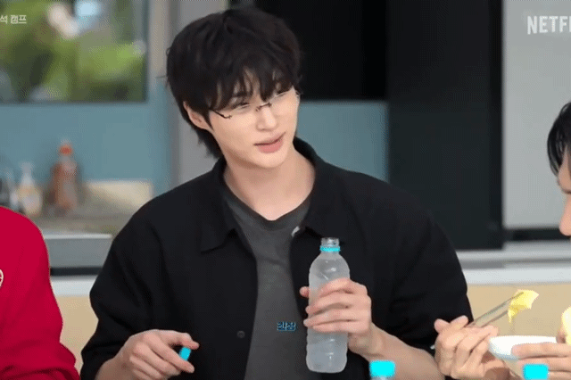 Recent activity shot of Byeon Wooseok