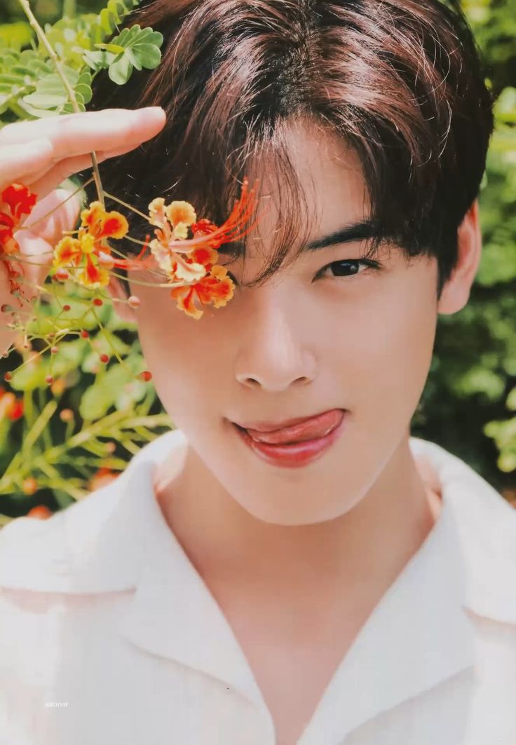 Recent activity shot of Cha Eunwoo