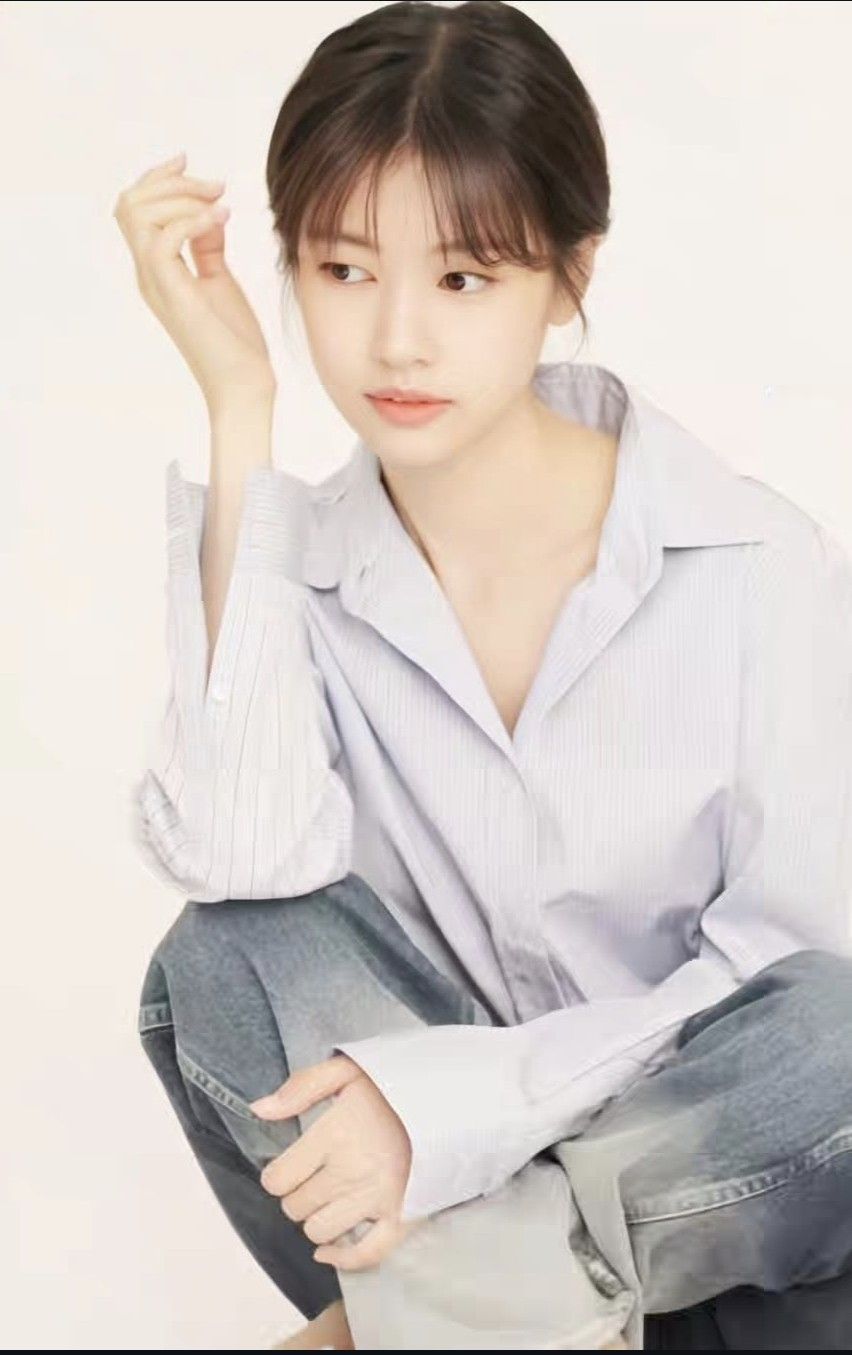 Behind-the-scenes cut of Jung Somin