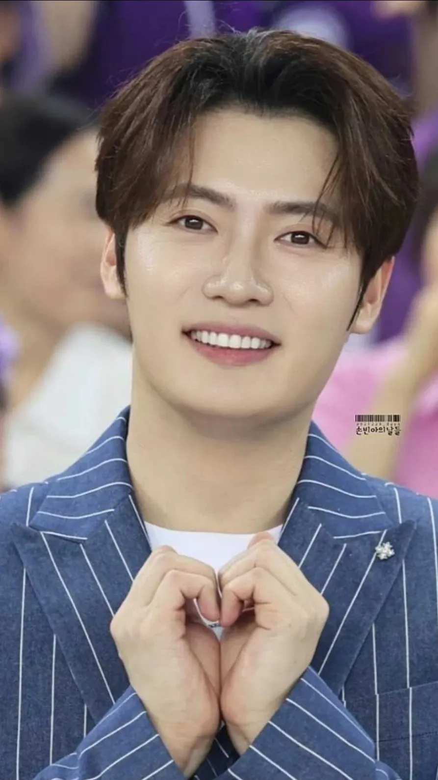 Representative background image loved by Son Binah fandom