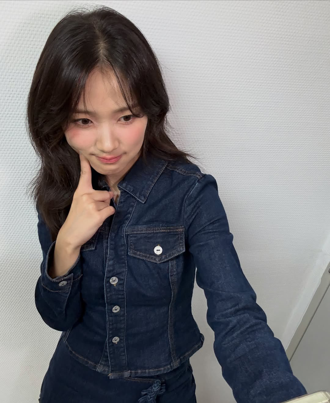 Recent activity shot of Kim Hyeyoon