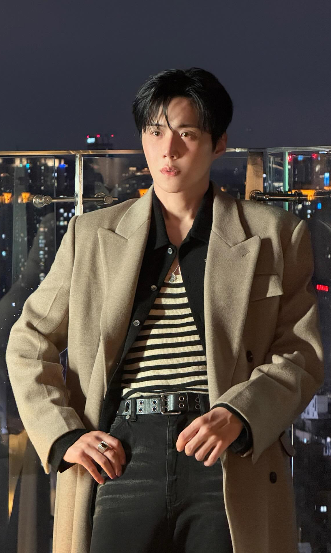 Special wallpaper made by Kim Seonho's fans