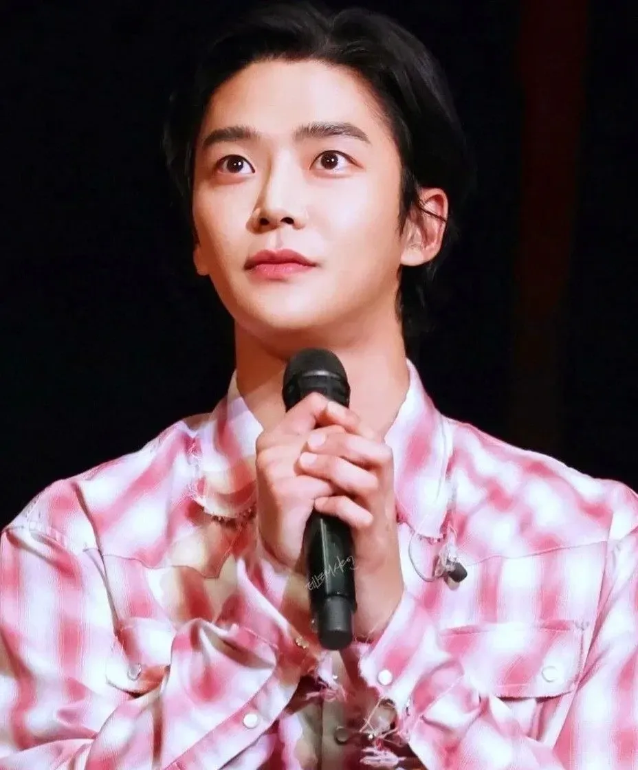 Momen yang diabadikan oleh penggemar Rowoon