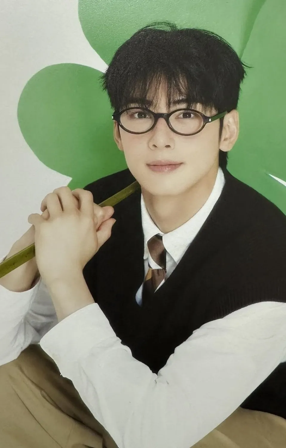 Behind-the-scenes cut of Cha Eunwoo