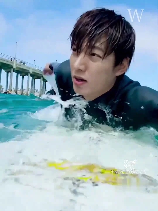 イ・ミンホの最近の活動ショット