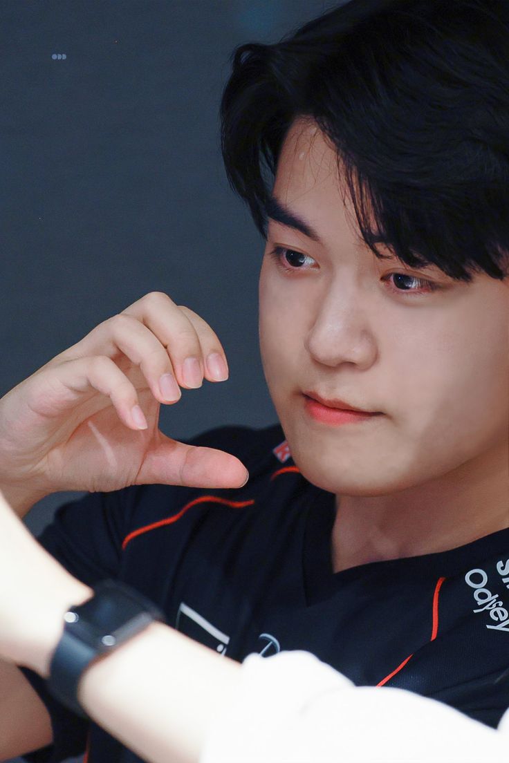 Gumayusi的最新照片