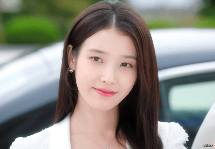Foto kegiatan terbaru dari IU