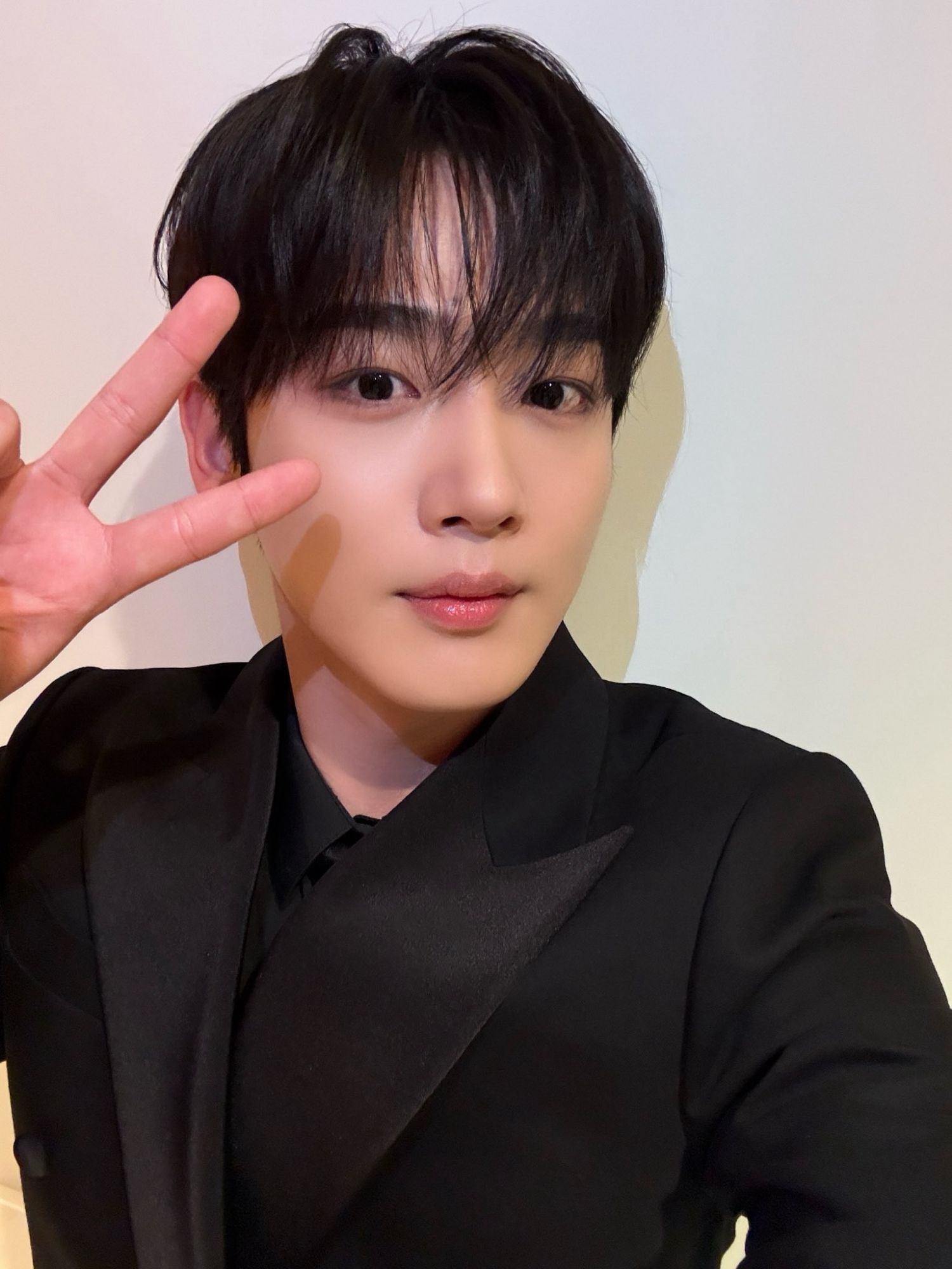 Behind-the-scenes cut of Kim Yohan