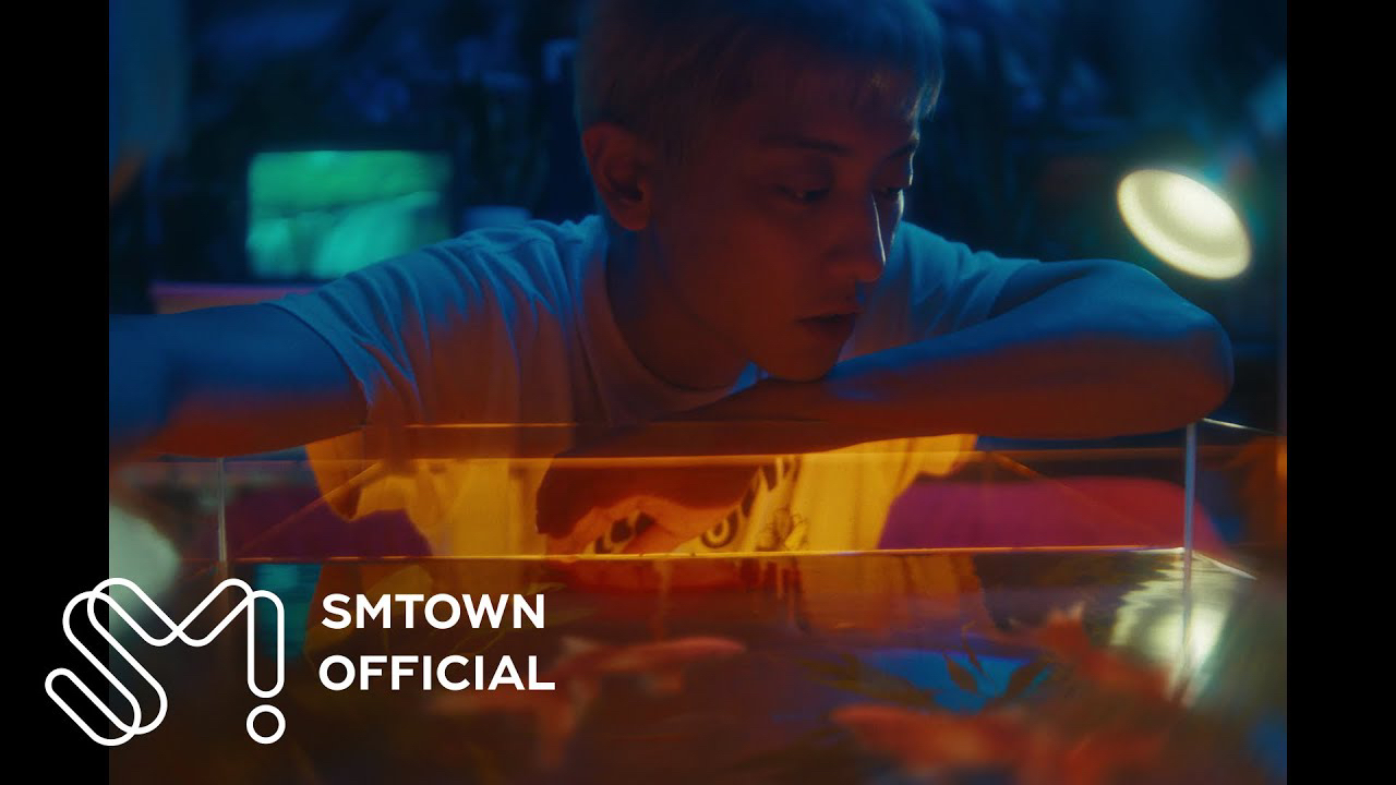 粉絲拍下的都暻秀 (D.O.)瞬間