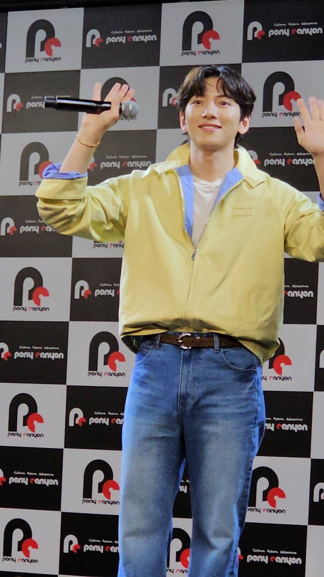 Behind-the-scenes cut of Ji Changwook