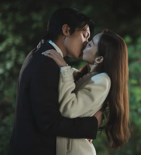 Cuplikan di balik layar dari Park Minyoung