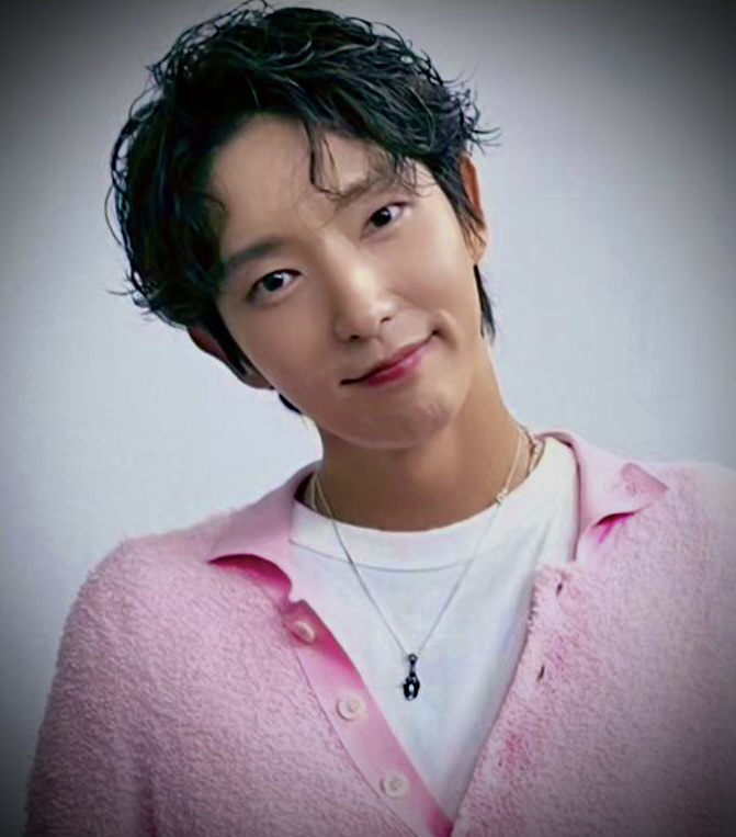 A moment captured by a fan of Lee Joongi