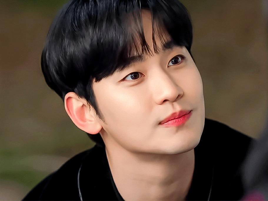 Latest photo of Kim Soohyun