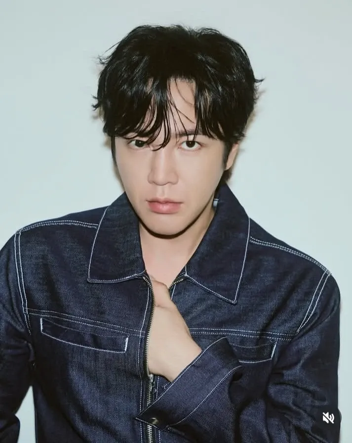 Behind-the-scenes cut of Jang Geunsuk