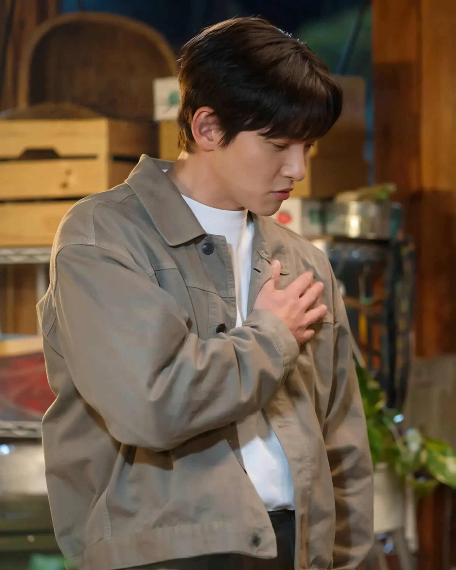 Behind-the-scenes cut of Ji Changwook