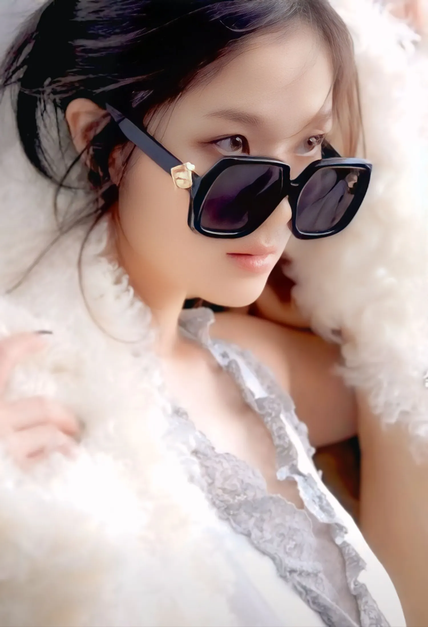 Recent activity shot of Kim Hyeyoon