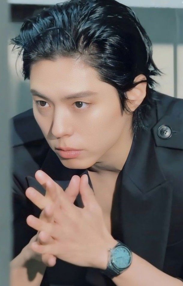 Recent activity shot of Park Bogum