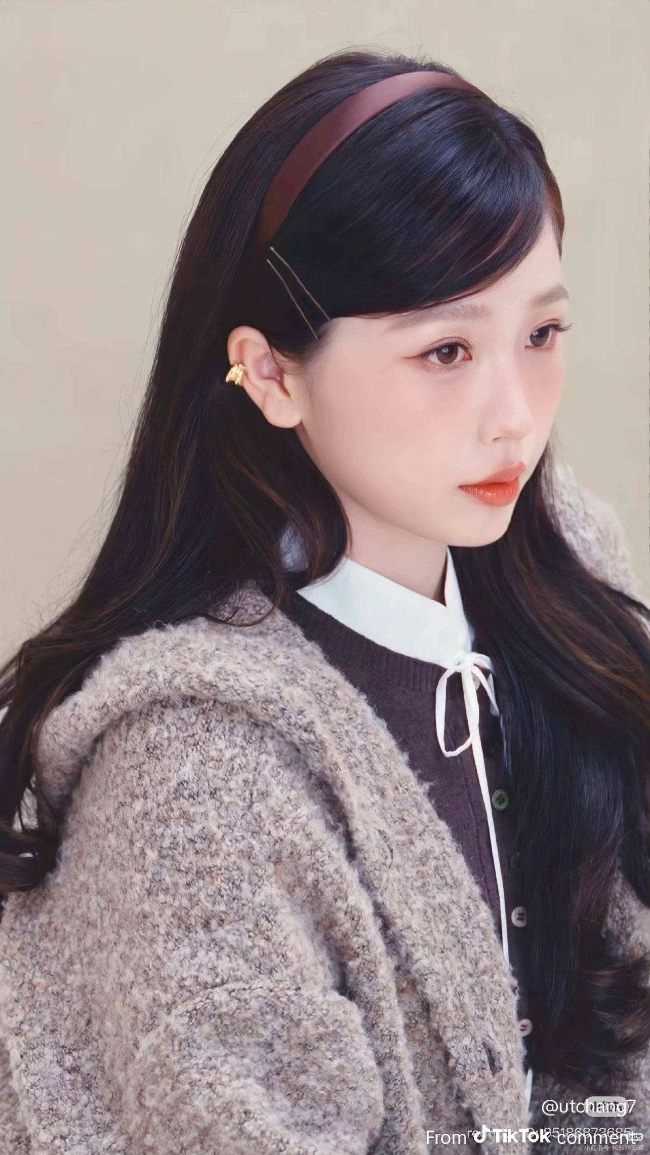 Special wallpaper made by Esther Yu's fans