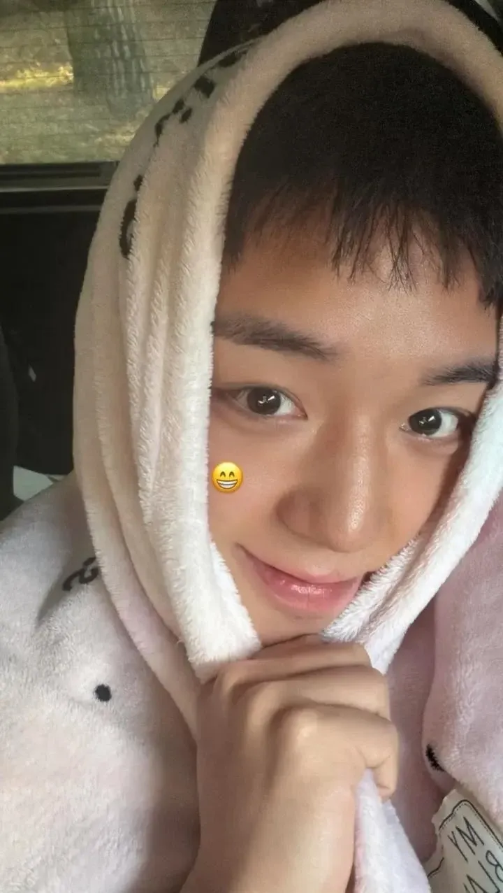 Special wallpaper made by Park Jihoon's fans