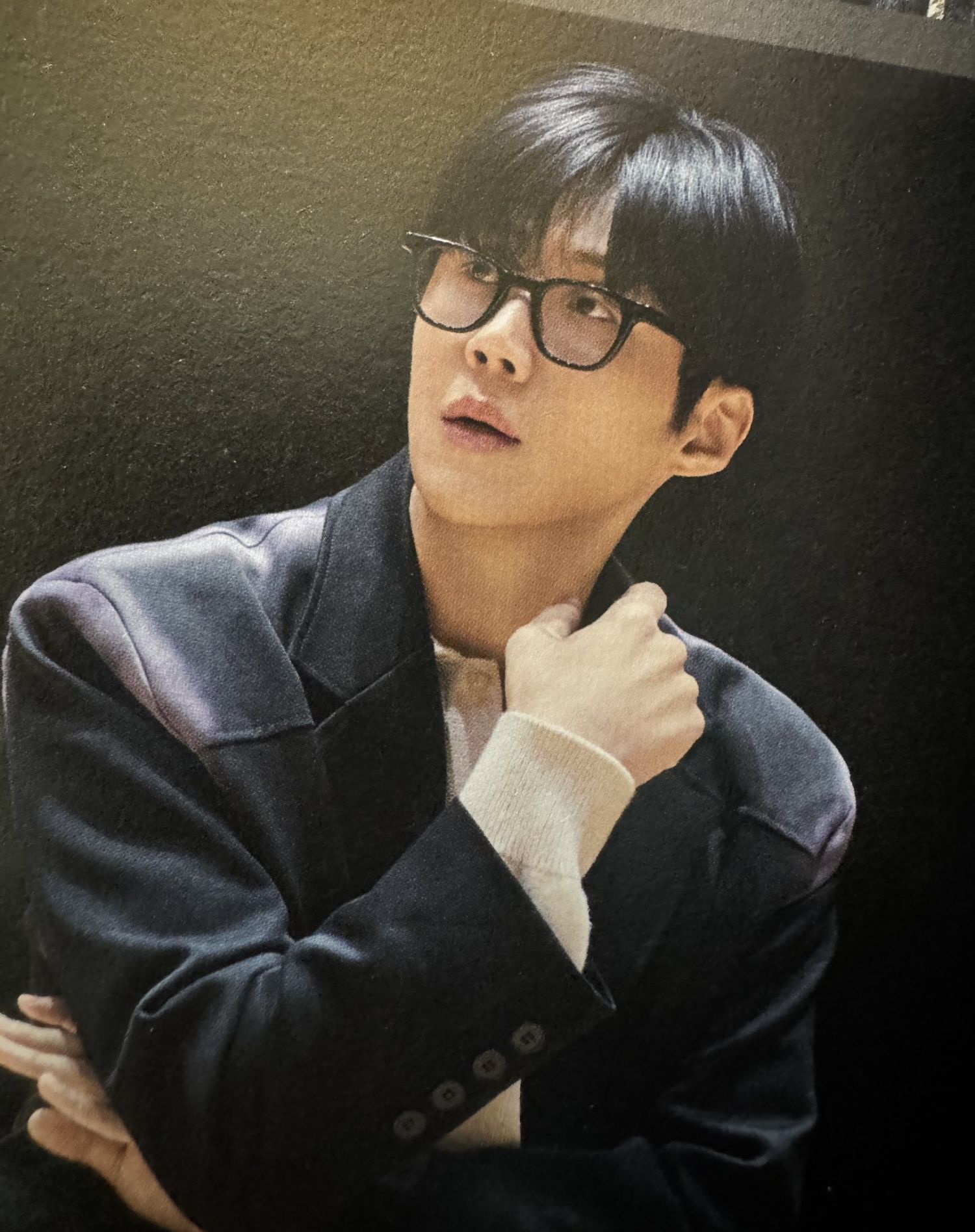 Behind-the-scenes cut of Kim Seonho