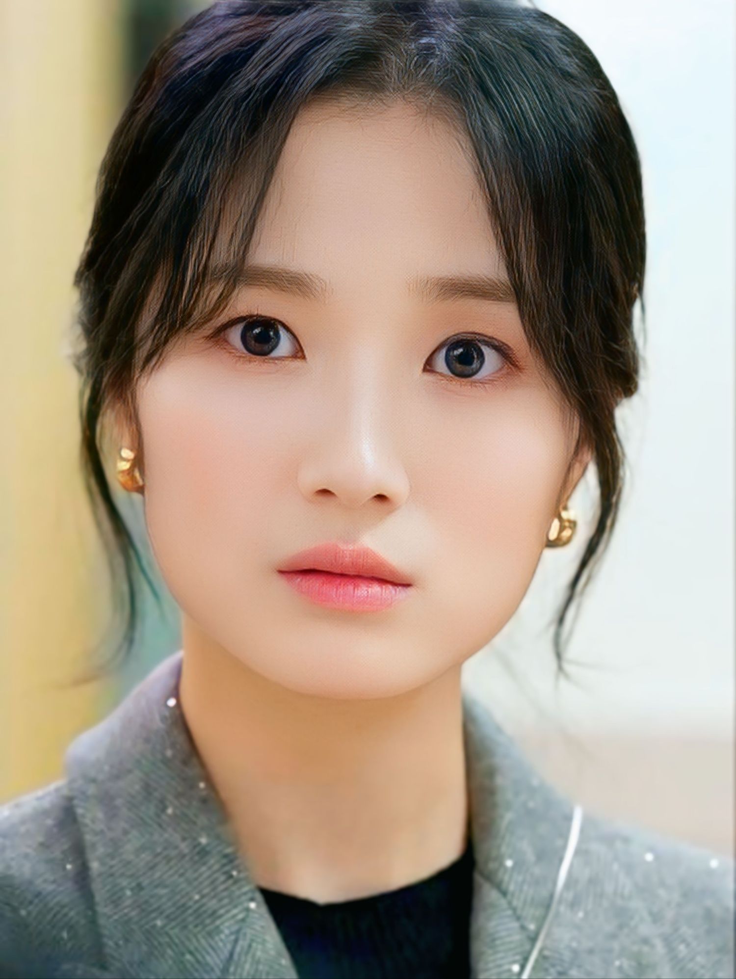 Behind-the-scenes cut of Kim Hyeyoon