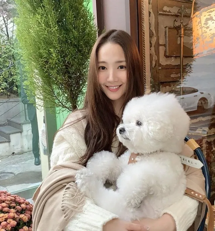 Recent activity shot of Park Minyoung