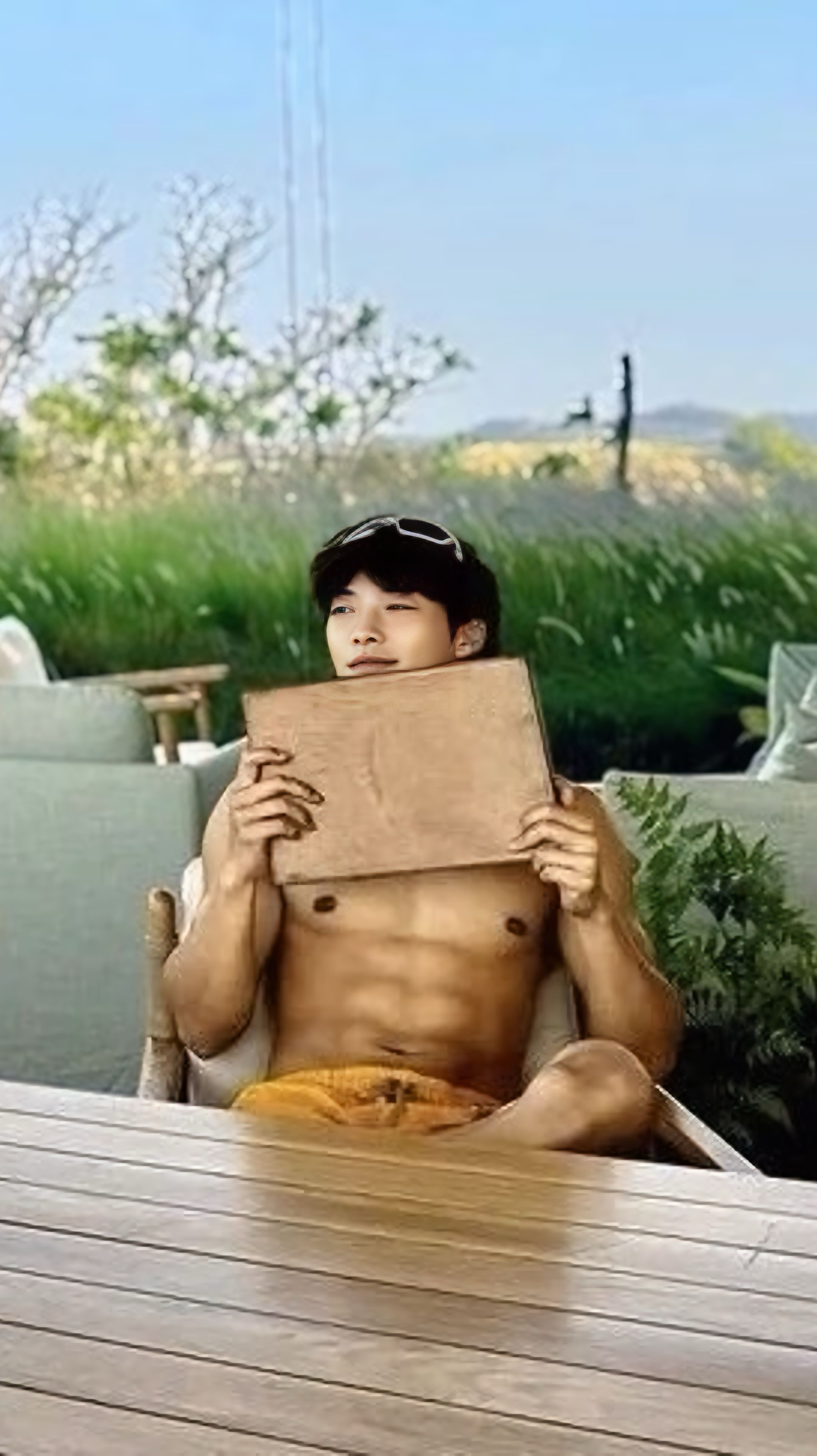 A moment captured by a fan of Woo Dohwan
