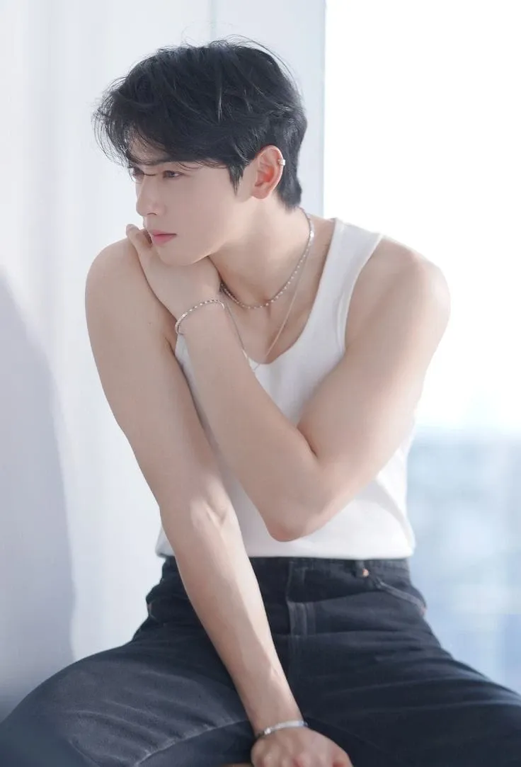A moment captured by a fan of Cha Eunwoo