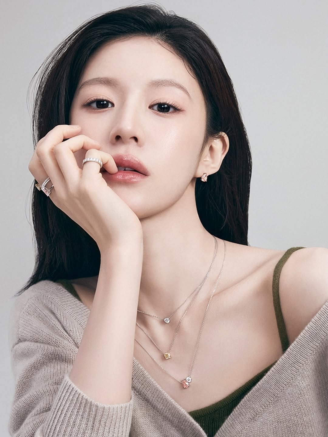 Recent activity shot of Go Younjung