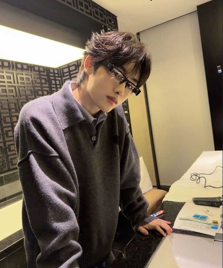 Behind-the-scenes cut of Winwin