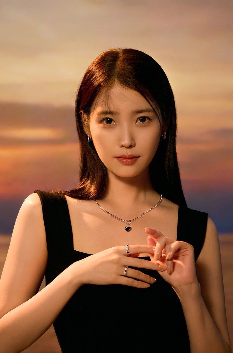Behind-the-scenes cut of IU