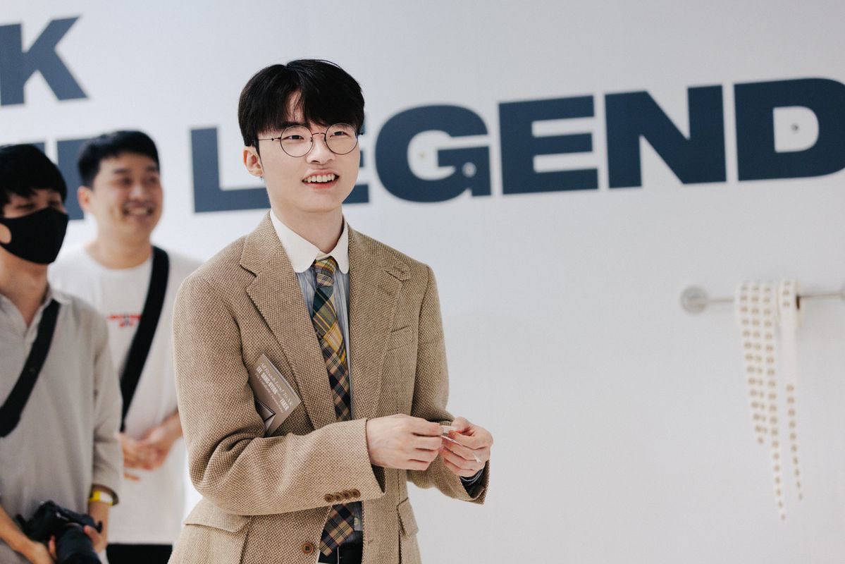 Behind-the-scenes cut of Faker