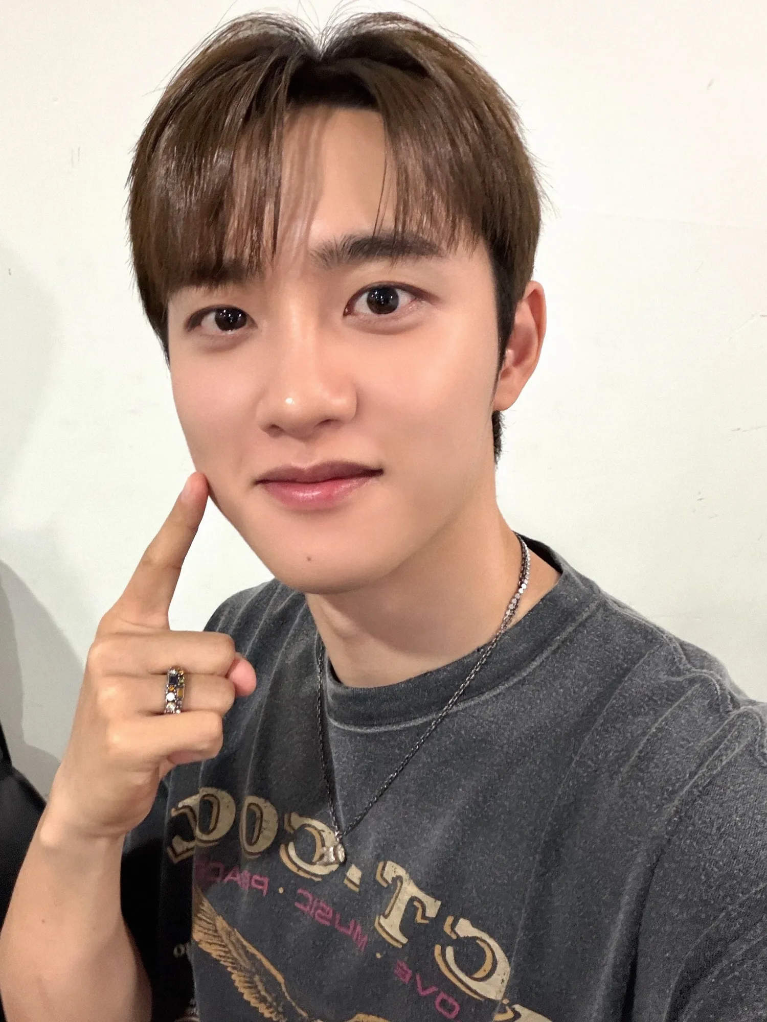 Cuplikan di balik layar dari Doh Kyungsoo (D.O.)