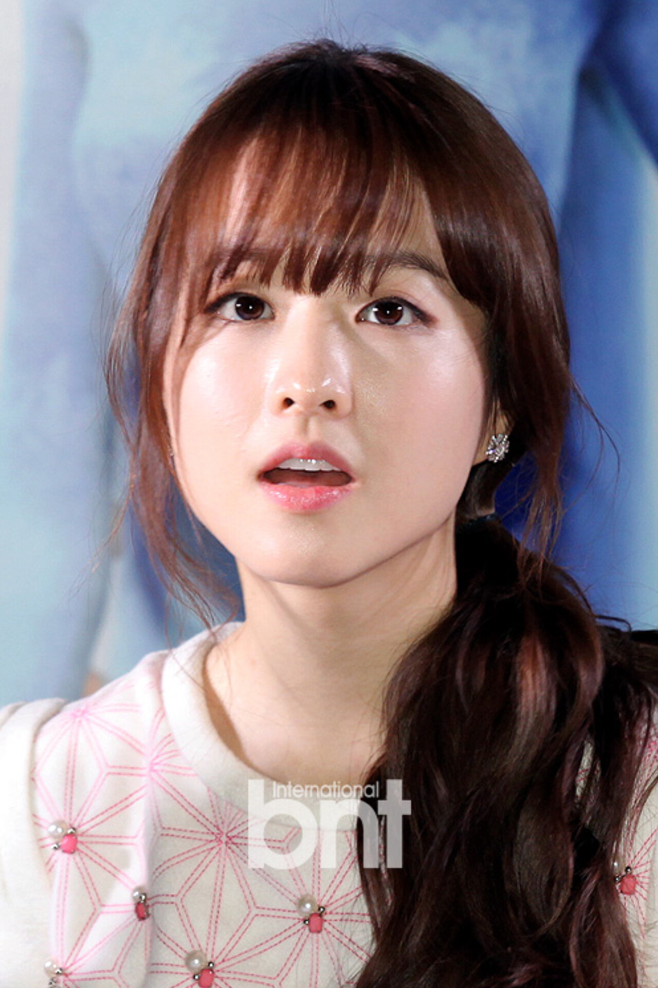 Behind-the-scenes cut of Park Boyoung