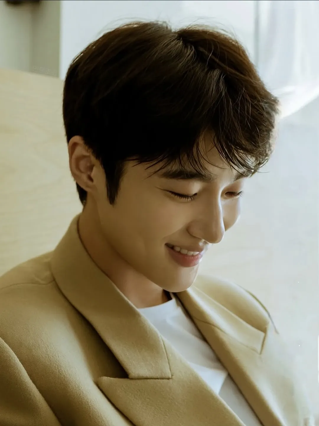 Behind-the-scenes cut of Byeon Wooseok