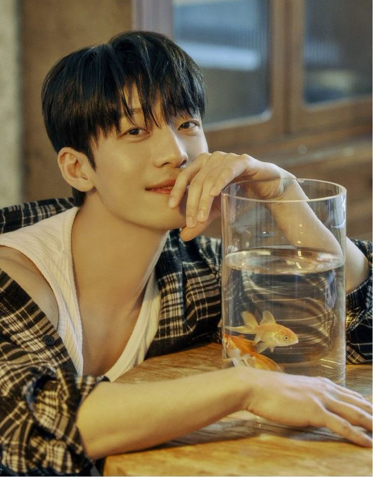 Latest photo of Wi Hajoon