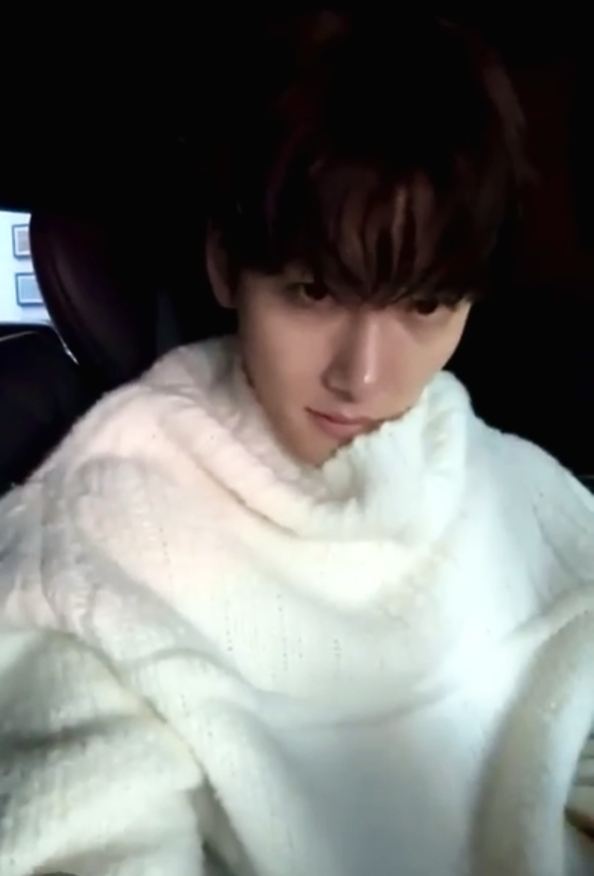 Behind-the-scenes cut of Ji Changwook