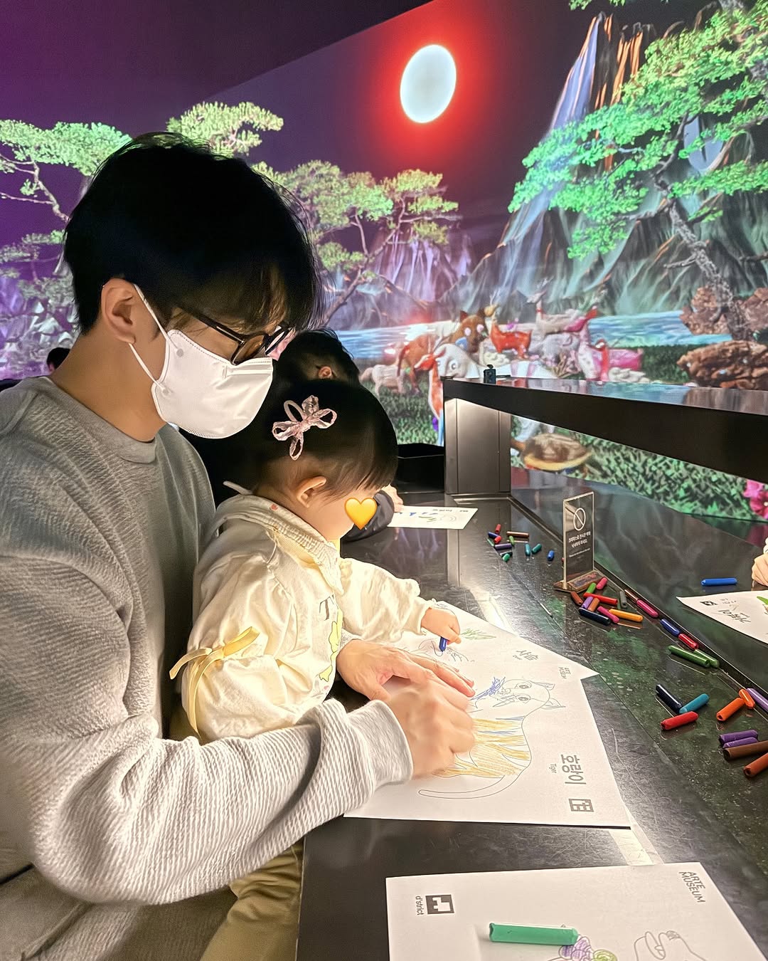 Momen yang diabadikan oleh penggemar Lee Seunggi