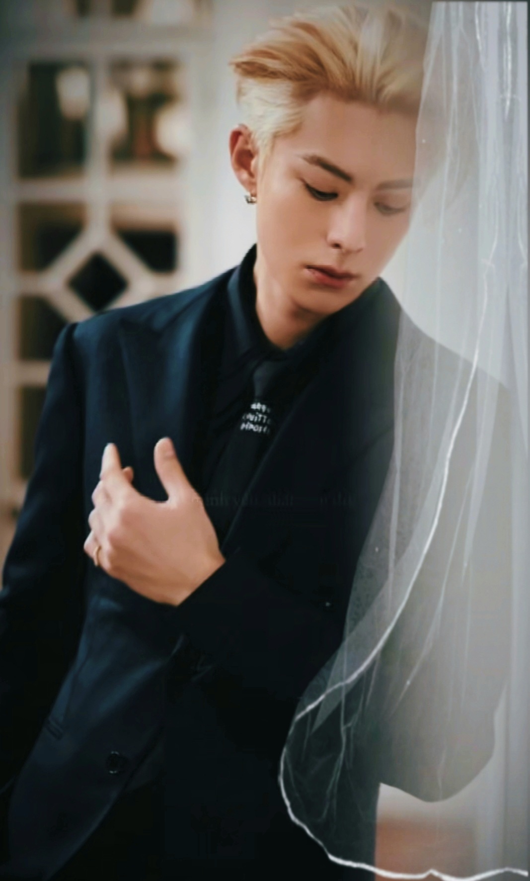 A moment captured by a fan of Dylan Wang