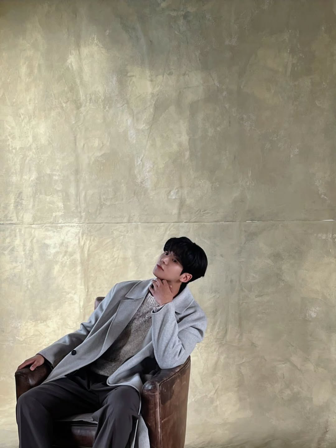 로운의 비하인드 컷