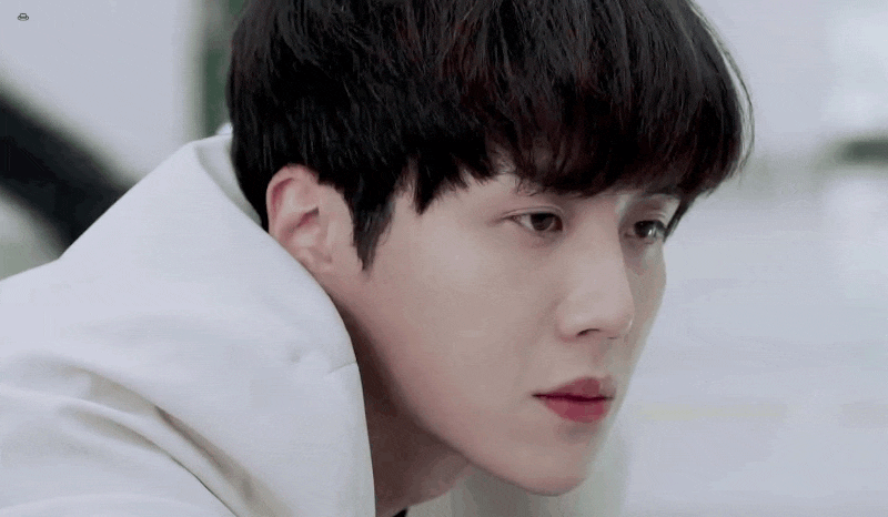 Behind-the-scenes cut of Kim Seonho