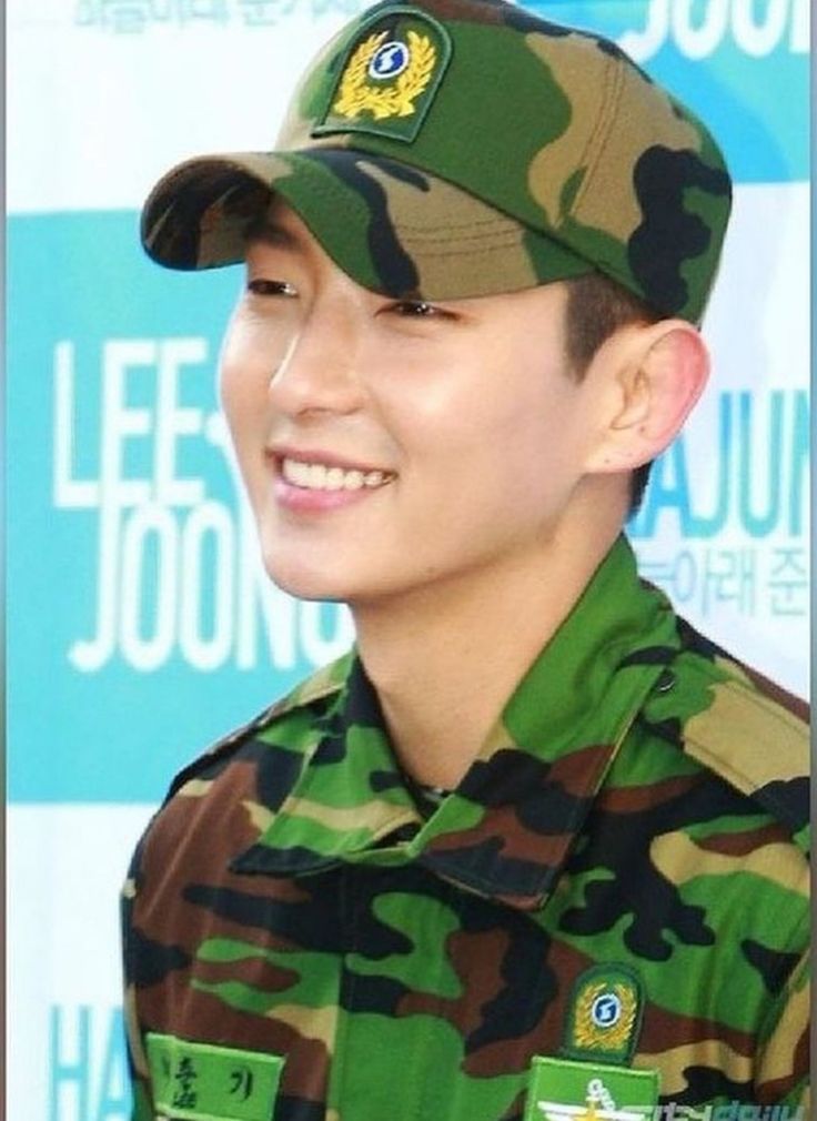 Behind-the-scenes cut of Lee Joongi