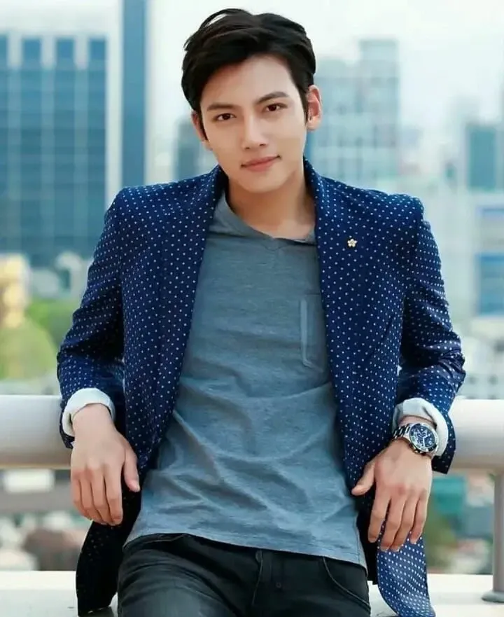 Behind-the-scenes cut of Ji Changwook