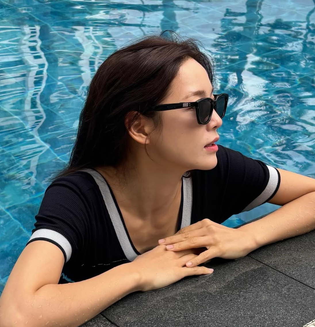 Behind-the-scenes cut of Kim Sejeong