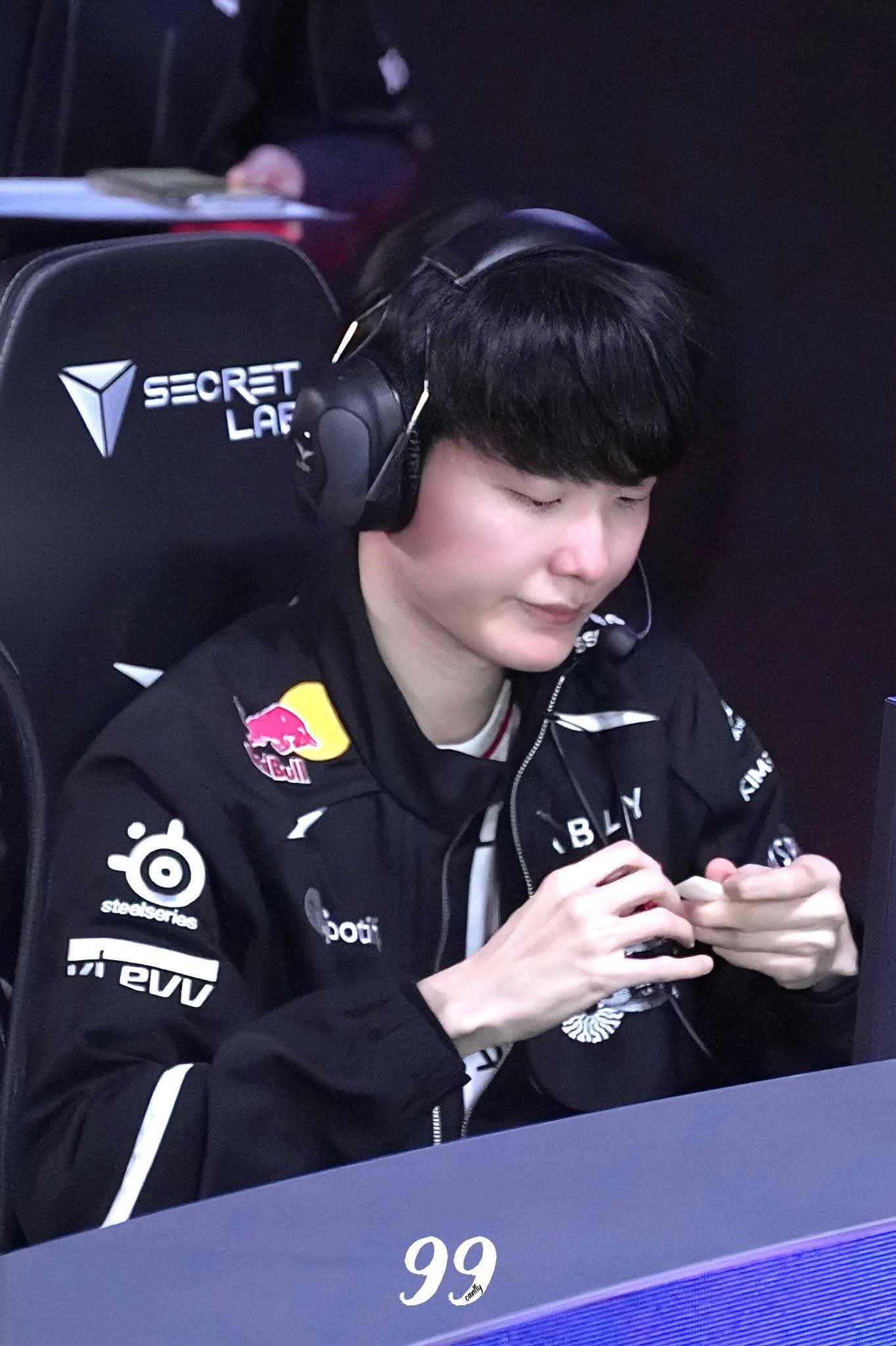 A moment captured by a fan of Faker