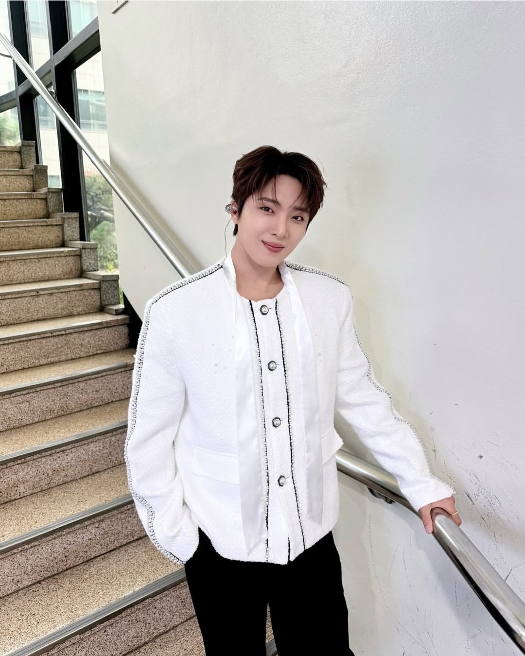 Behind-the-scenes cut of Hwang Yunsung